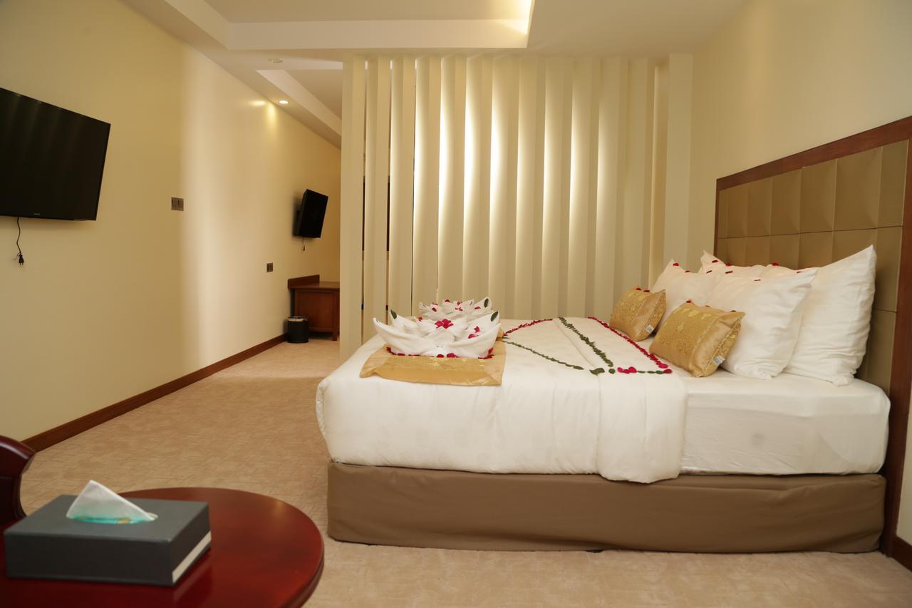 Pacific Hotel Yangon Dış mekan fotoğraf