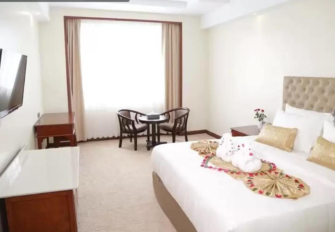 Pacific Hotel Yangon Dış mekan fotoğraf